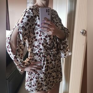 Anthropologie Entro Floral Beautiful Long Sleeve Romper Lined